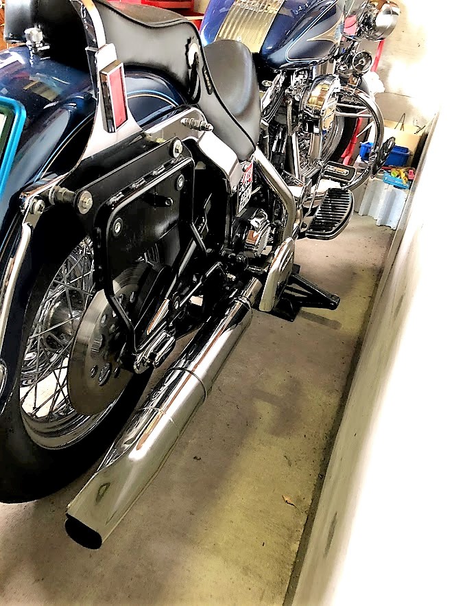 左右2本出しエキパイ＆フィッシュテールサイレンサーを取り外した