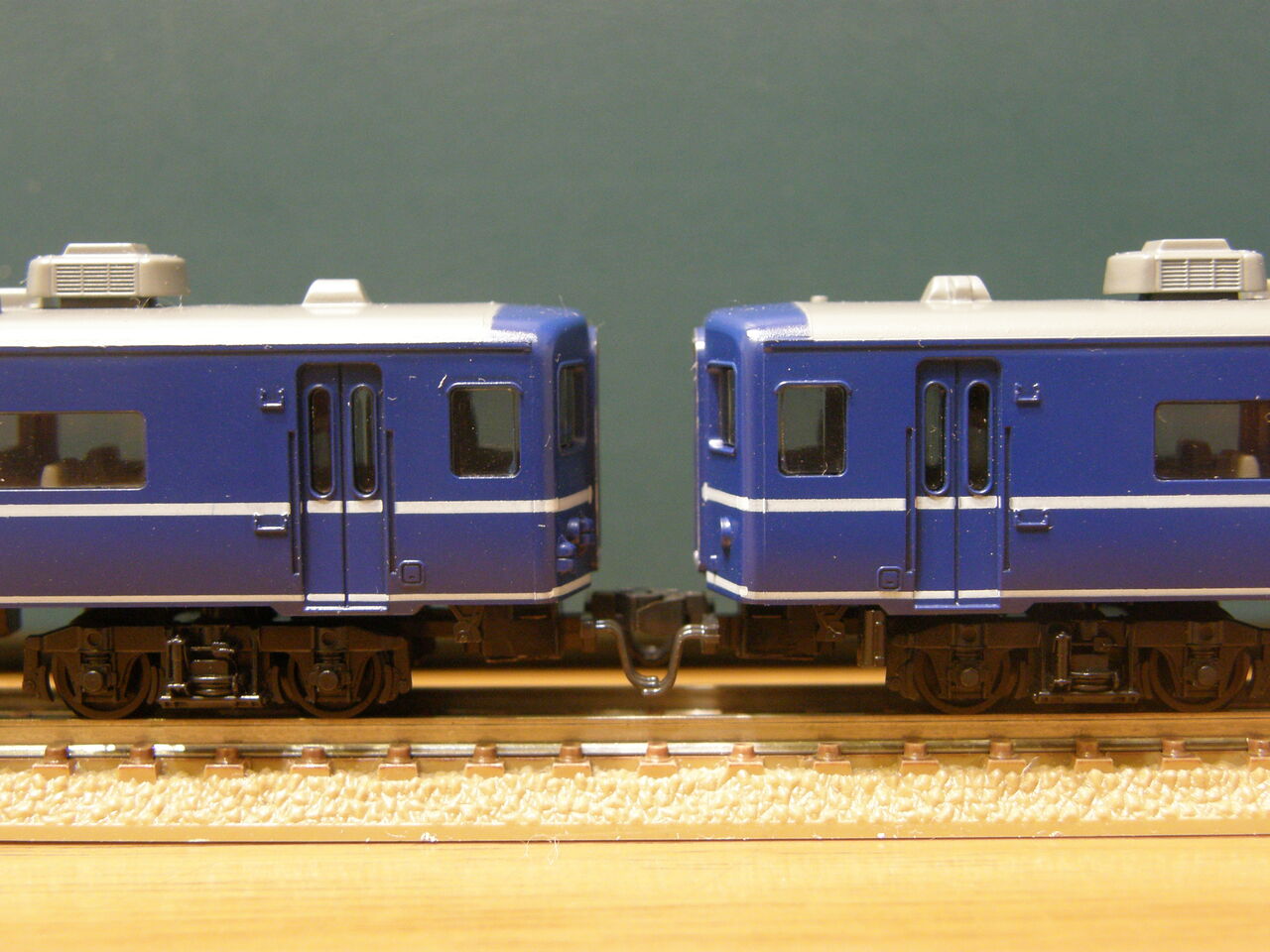 トミックス初期製品の14系を、ナックルカプラーに換装する。 : エヌゲ