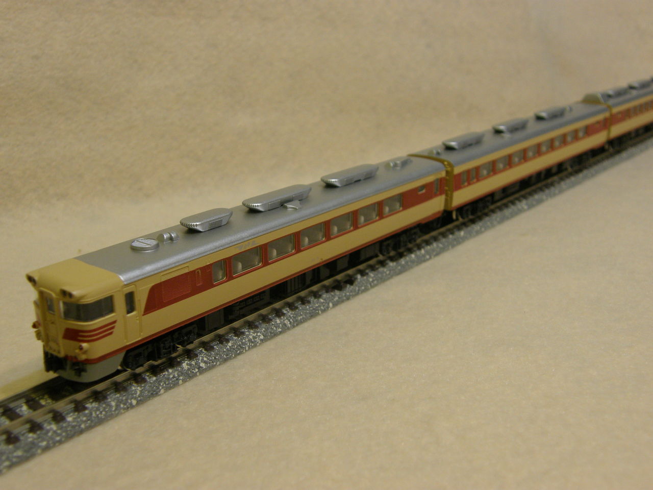 KATO 「キハ82系 特急型ディーゼルカー」 : エヌゲ道 since 2015 ～N