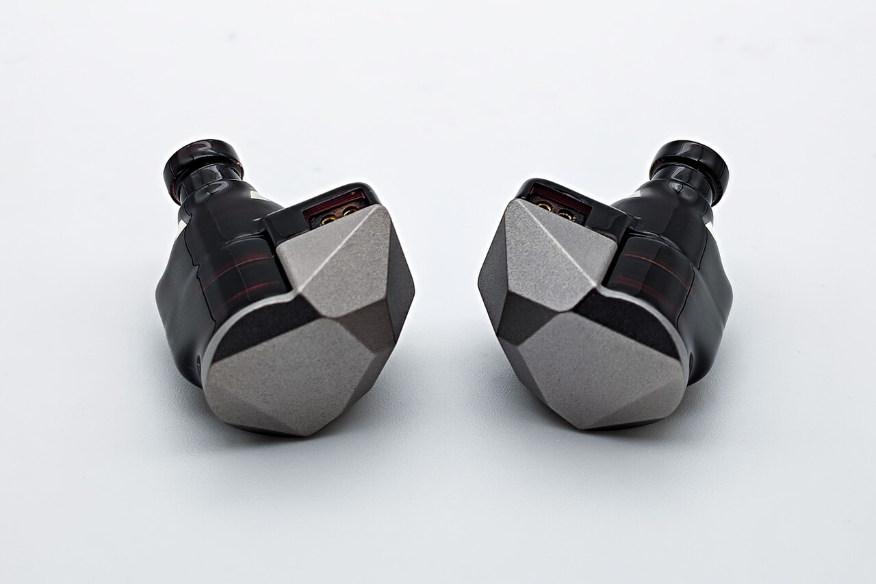 水月雨「Moondrop Harmon (和鳴)」 XTM Seriesの3DD構成。同社らしい