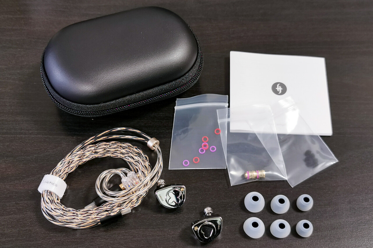 SIMGOT EW300 (標準版)」 1DD+1Planar+1PZT構成でU70ドル～の価格設定