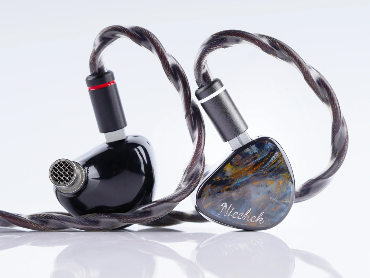 NICEHCK Rockies」 Sonion&Knowles製による2EST+2BA+1DD構成。優れた