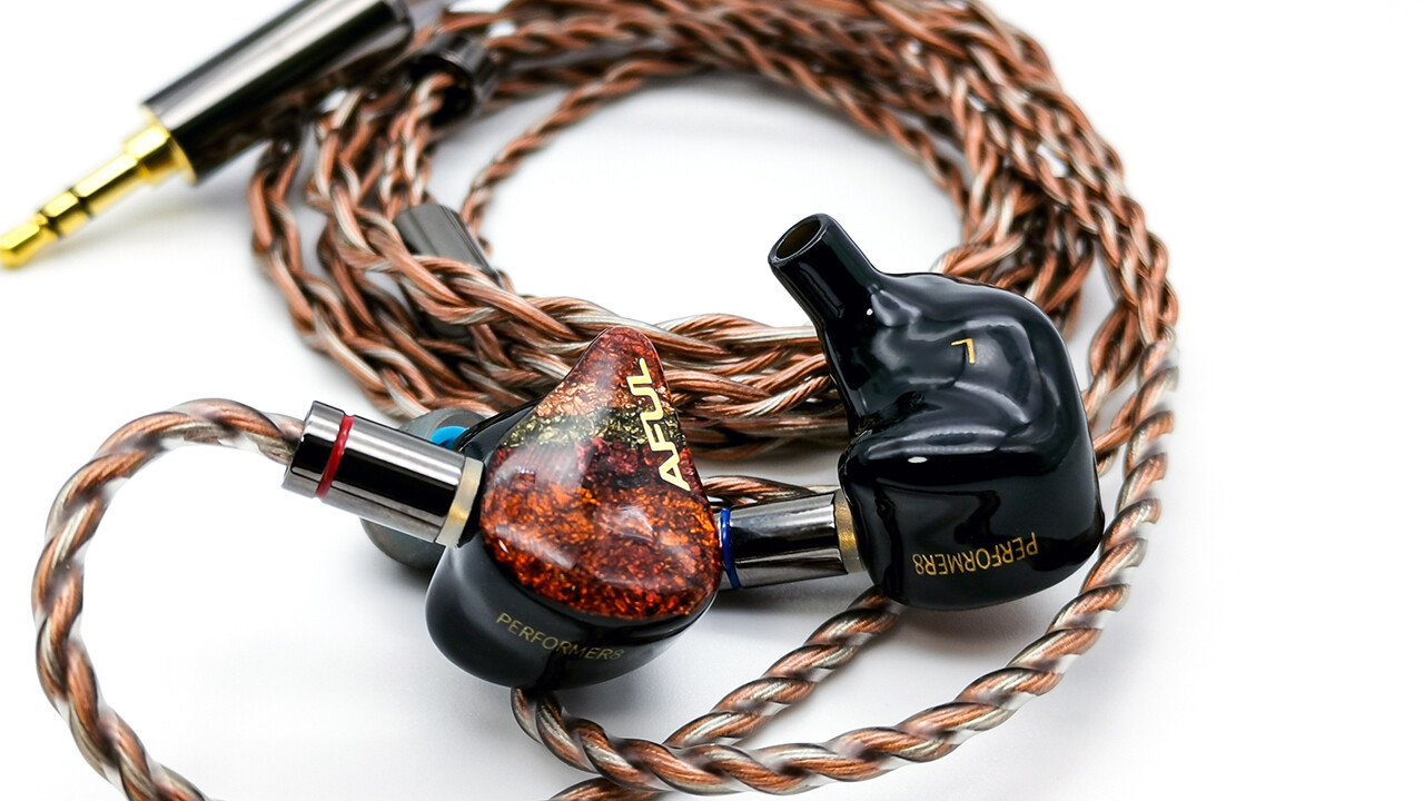 AFUL Performer8」 7BA+1DD構成に数々の特許技術で驚くほど上質な