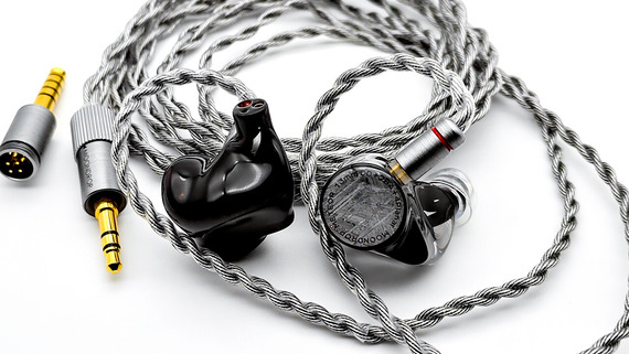 水月雨「Moondrop Meteor - 流星」 隕石を使った特徴的デザインに1DD+