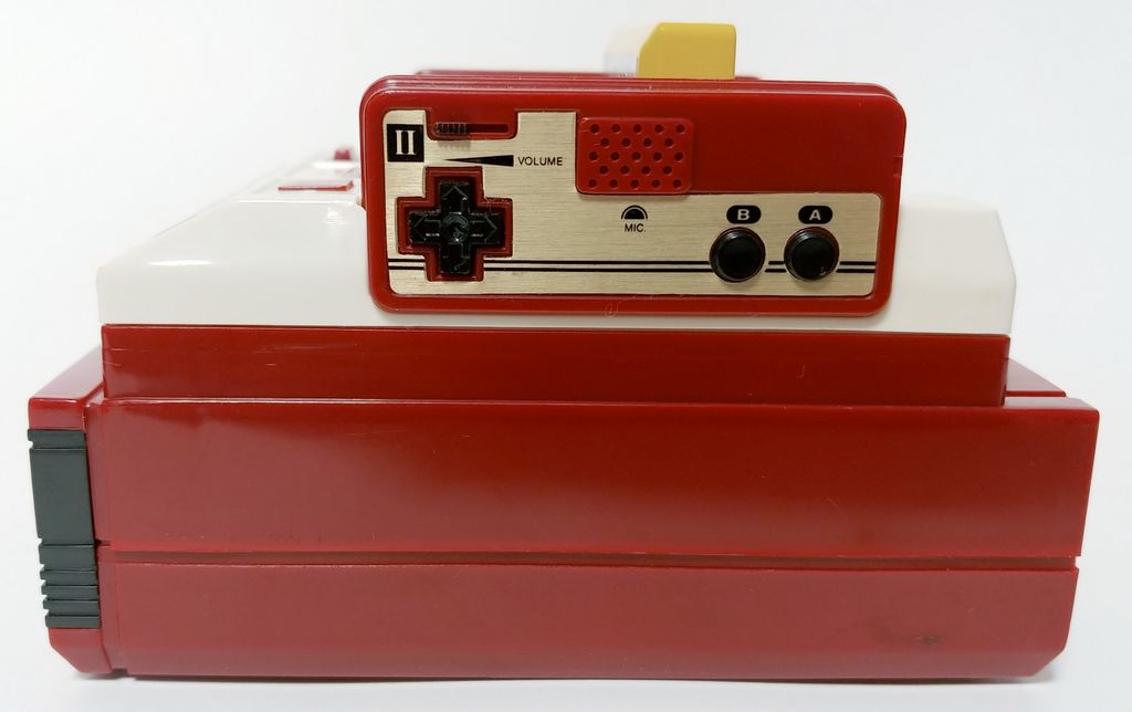 2005年 ファミコンバンク Nintendoファミコン型音声貯金箱 ファミリー