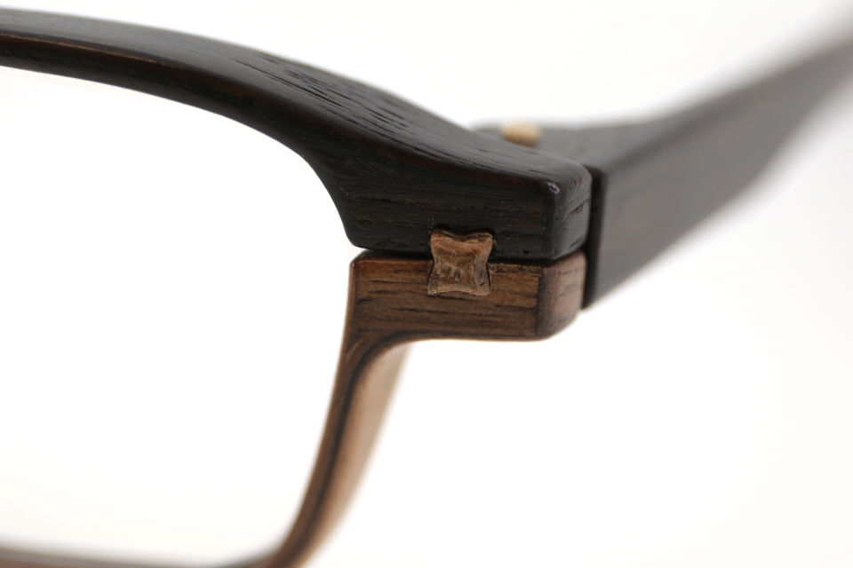 木の温かみを感じる「100％木製のメガネフレーム」 