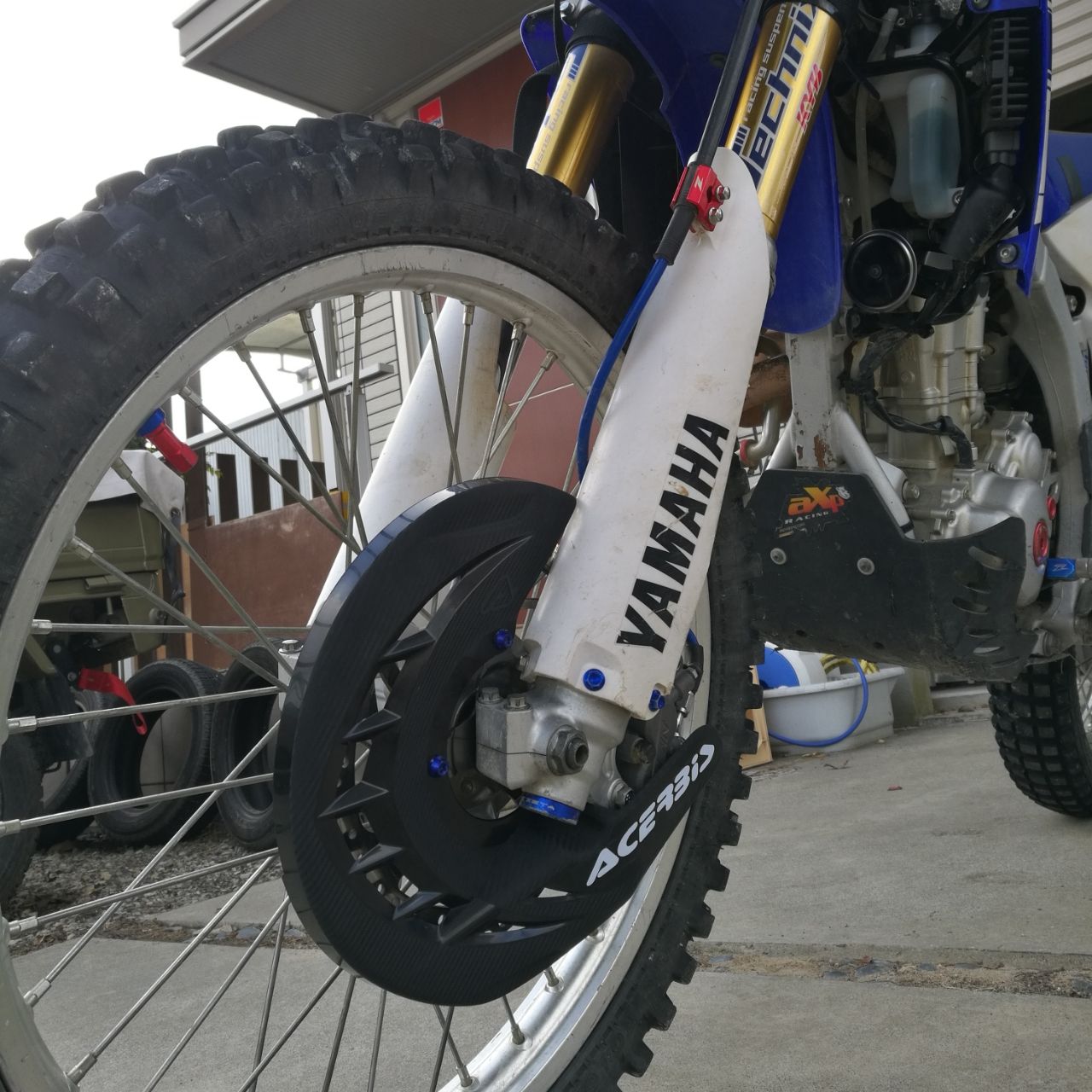 WR250Rにアチェルビス ディスクガード装着 : オフロードハンターの日記