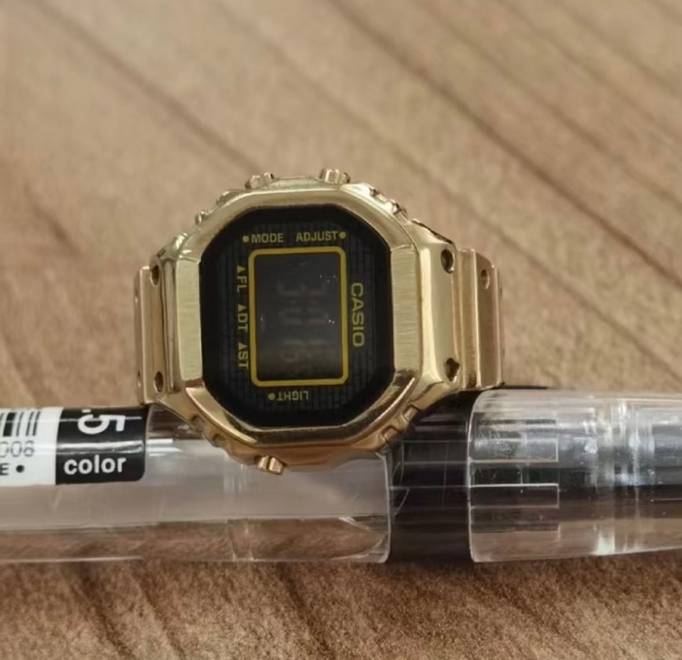 リングウォッチ再び…！今度はゴールドモデル「CRW-001GD-9」を確認