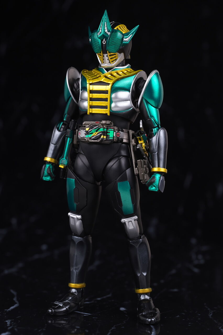 S.H.フィギュアーツ （真骨彫製法） 仮面ライダーゼロノス アルタイル