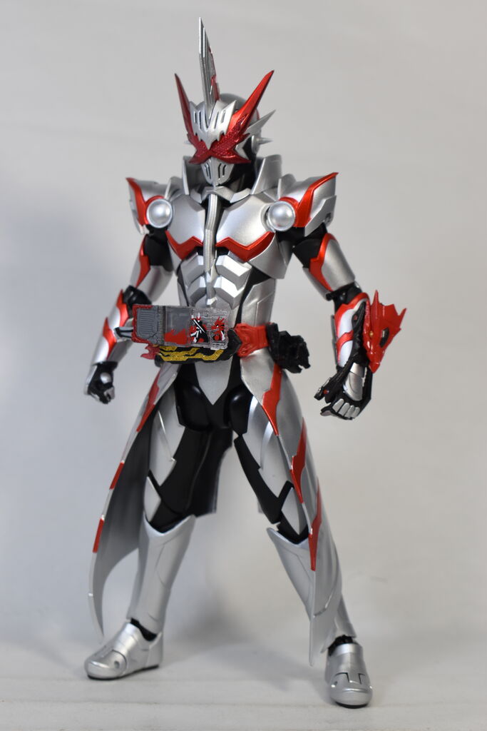 S.H.Figuarts 仮面ライダーセイバー ドラゴニックナイト レビュー
