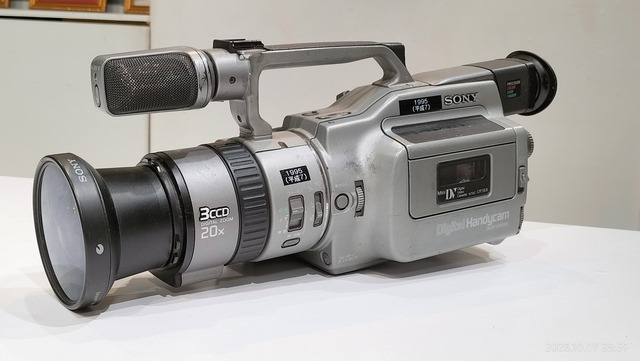 1995/平成7/SONY/DCR-VX1000/DVカメラ一号機/デジタルハンディカム