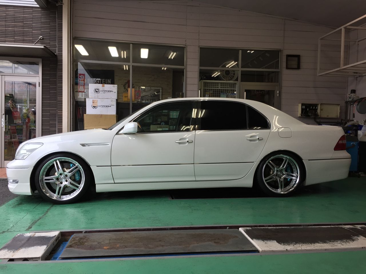 UCF31セルシオにワーク20インチ装着 : 平山タイヤサービス＊店長の独り言＊