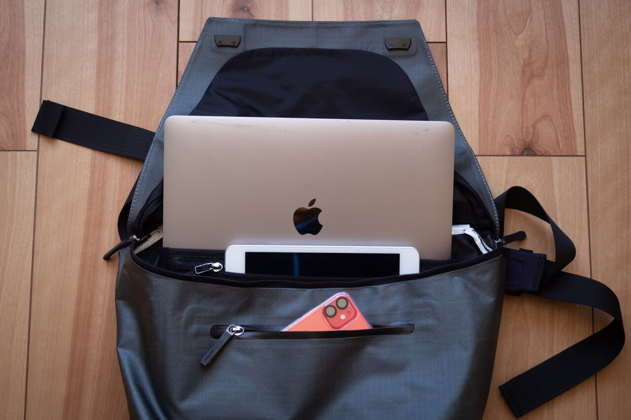 やっぱり3点掛けは便利 [ARC'TERYX Granville 10 Courier Bag] : 山に
