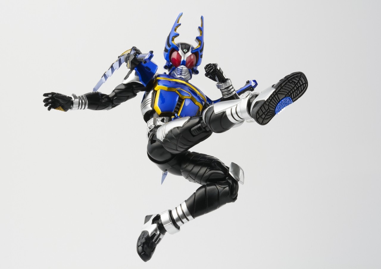 真骨彫製法「仮面ライダーガタック」＆「カブトエクステンダー」ご紹介