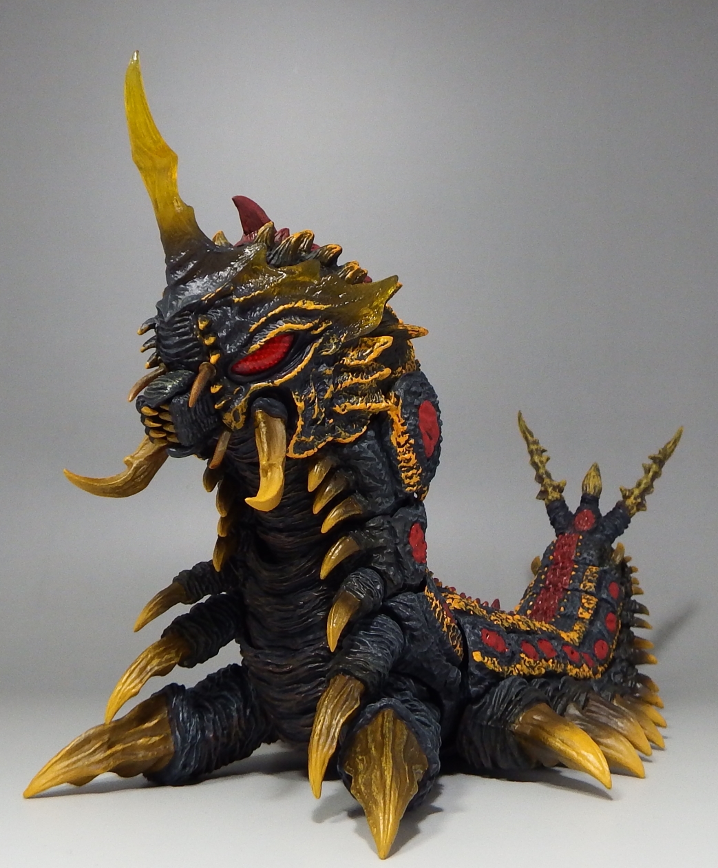 S.H.モンスターアーツ「モスラ幼虫&バトラ幼虫セット」 : 空想玩具シリーズ