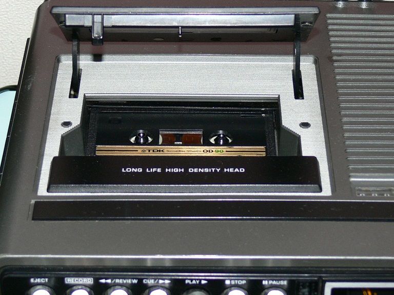 ラジカセ修理夜話 ナショナル RS-4400 写真集 : 私の青空