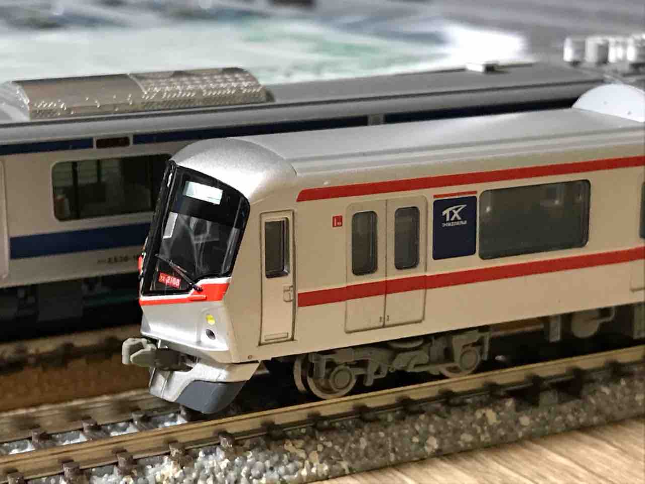 マイクロエース つくばエクスプレスTX-2000系 入線！ - れいるのおと