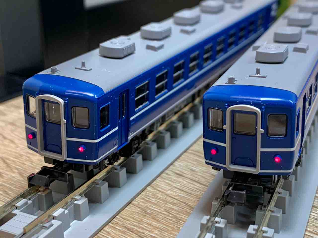 KATO 12系客車 高崎車両センター が入線！ - れいるのおと