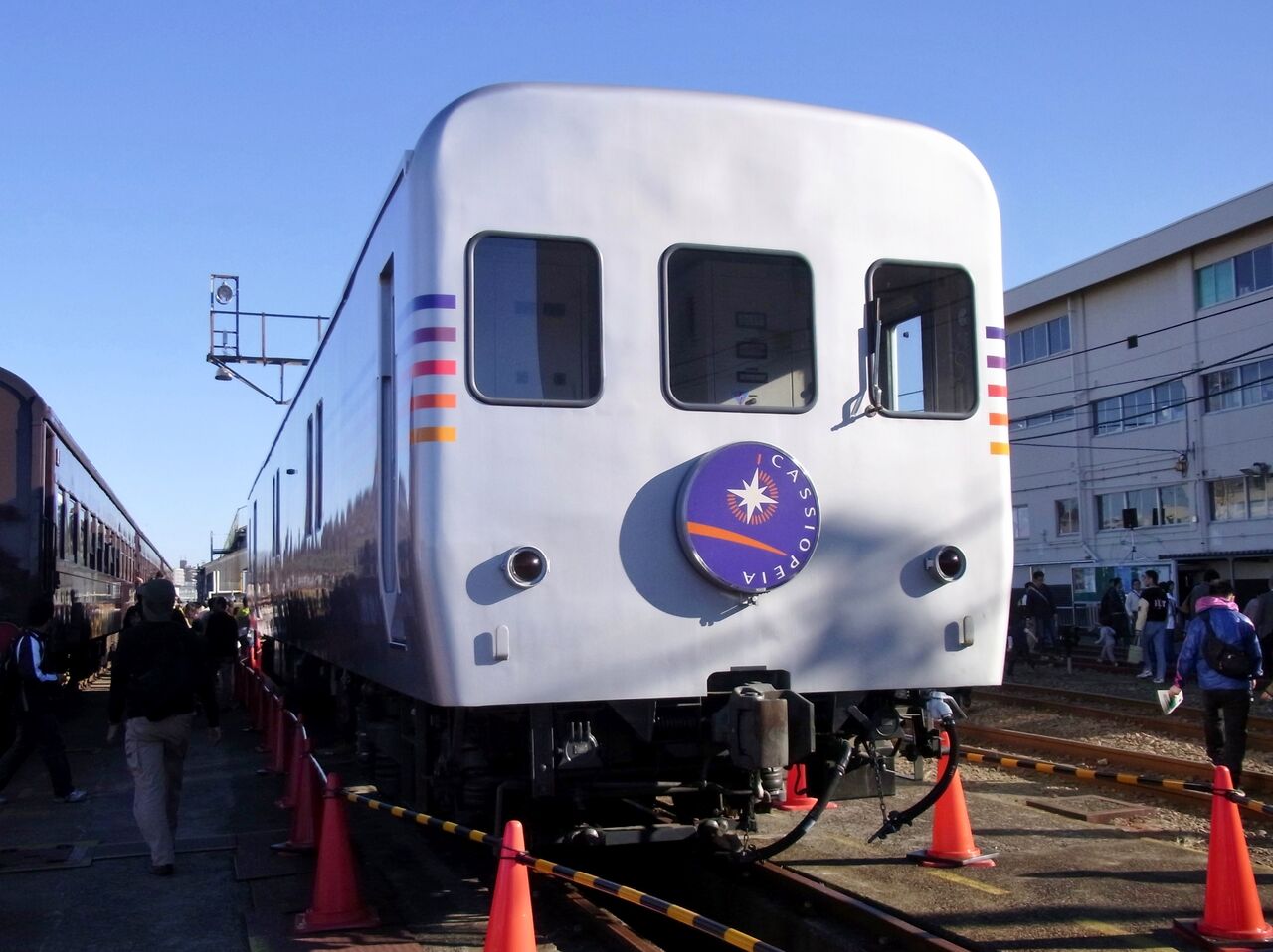 カシオペアの予備電源車 カヤ27-501 - れいるのおと