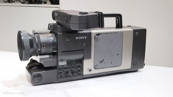 1986/昭和61/SONY/CCD-V100/Video8 PRO/8ミリビデオ/当時の最高級機種