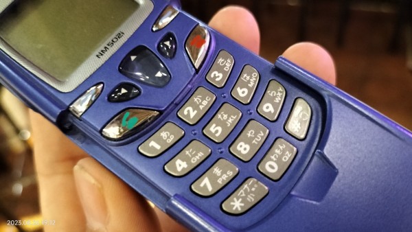 2000/平成12/NOKIA/NM502i/モノクロ2階調/スライドケータイ/iモード初