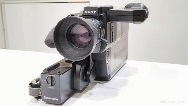 1983/昭和58/SONY/BMC-100/ベータムービー1号機/世界初の一体型ビデオ