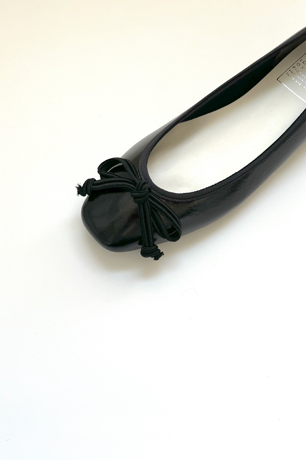 ロッタデザイン ブレードリボンバレエ スクエアトゥ ベージュエナメル