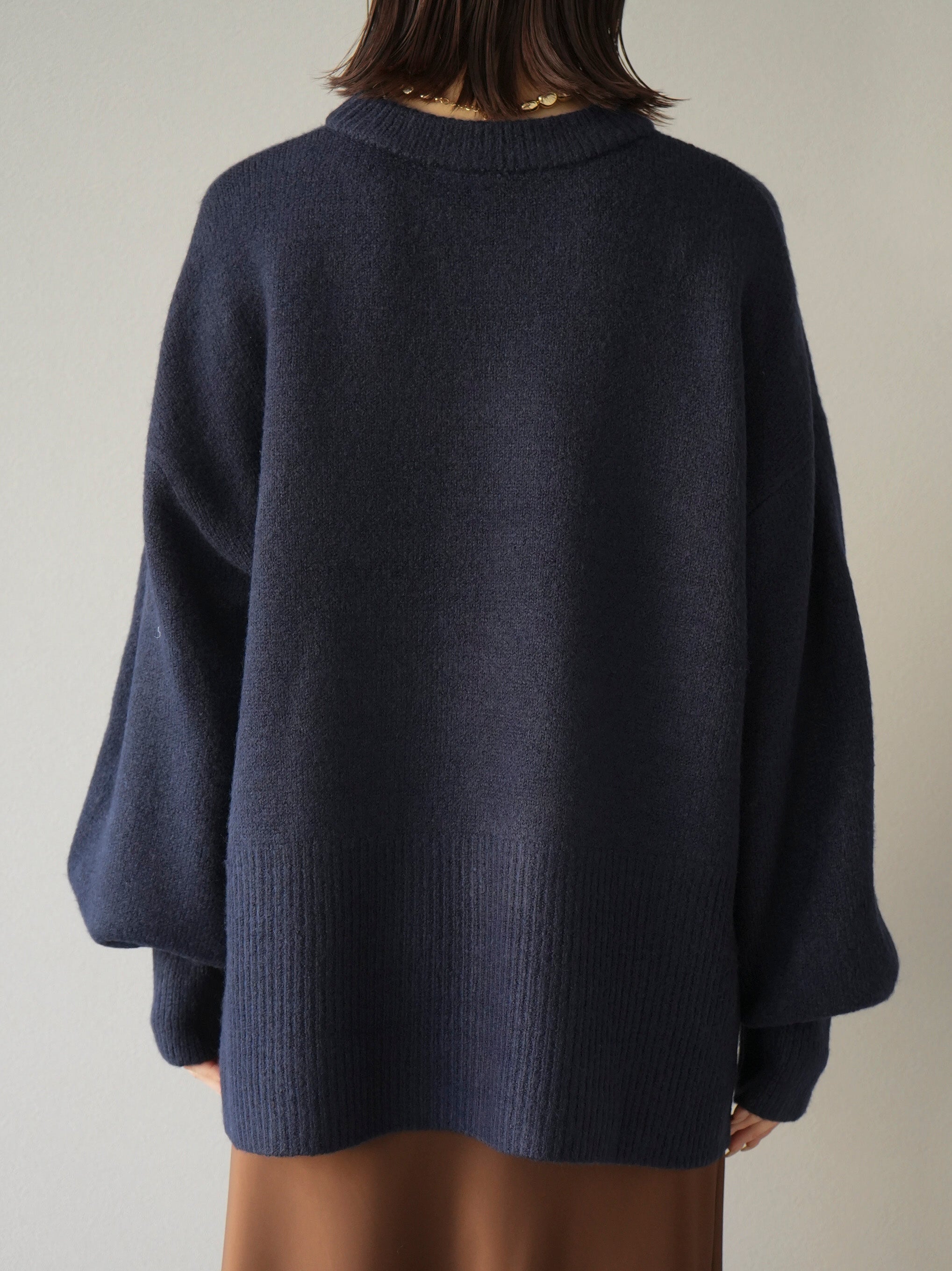 予約]サイドスリットクルーネックニットプルオーバー/ネイビー – Lumier