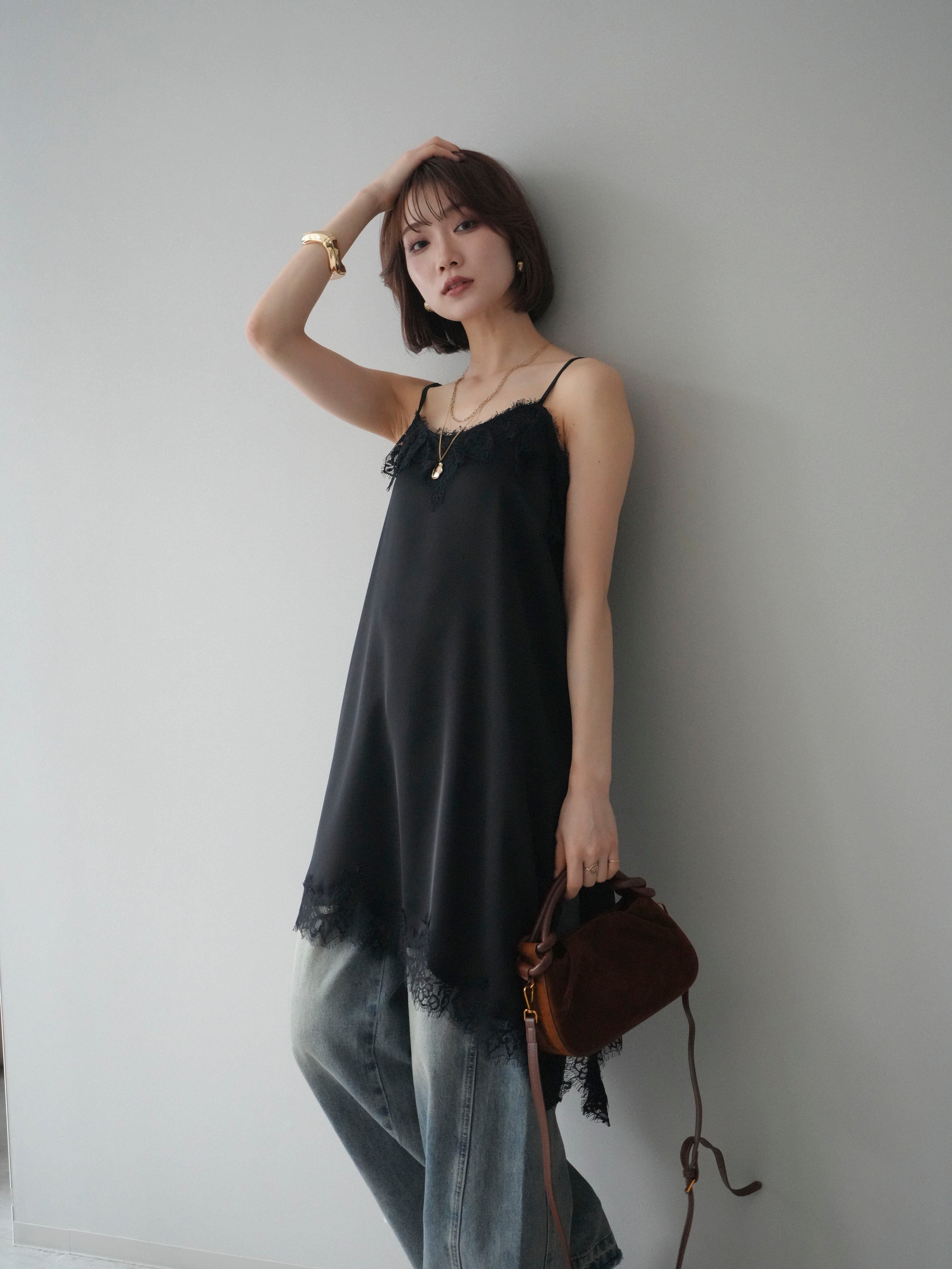 予約]アシンメトリーサテンレースキャミソール/black – Lumier