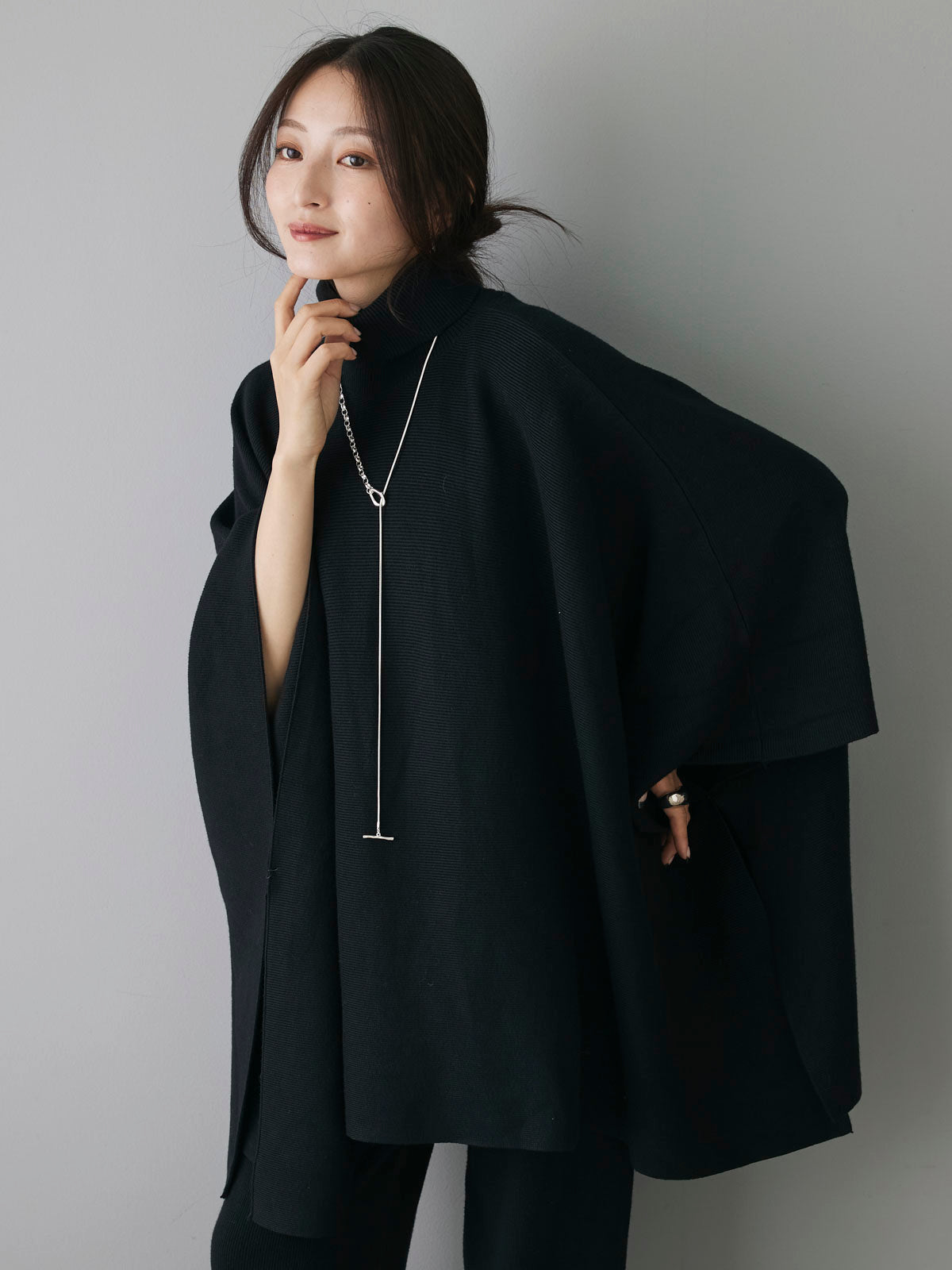 予約]ハイネックポンチョニットパンツセットアップ/ブラック – Lumier