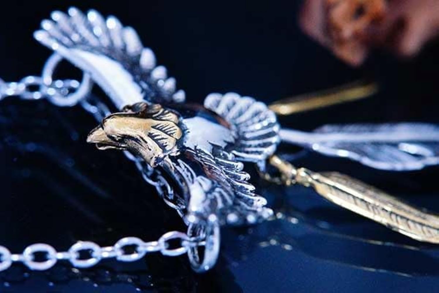 Amazon | インディアンジュエリー イーグル 鷲 揺れる 3連の羽根