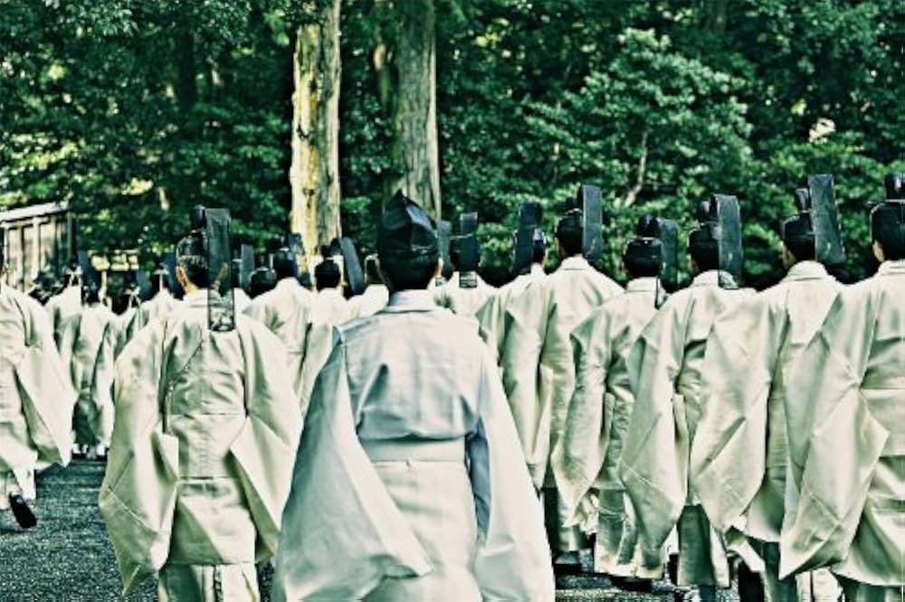 Amazon.co.jp: 伊勢神宮 (講談社文芸ヴィジュアル) (100周年書き下ろし