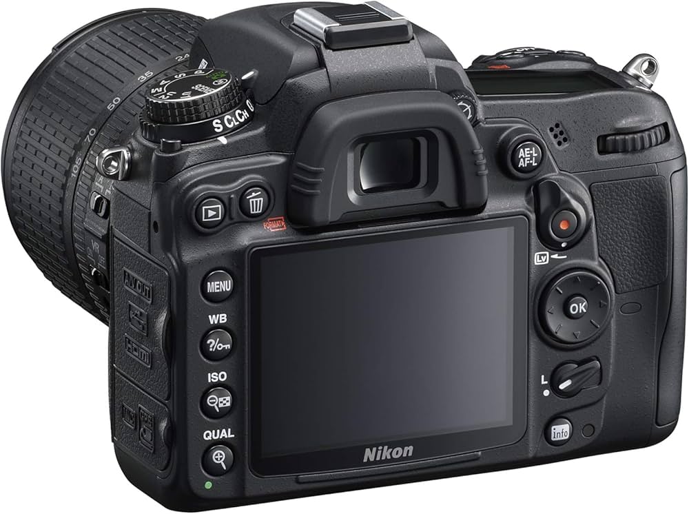 Amazon | Nikon デジタル一眼レフカメラ D7000 18-105VR キット
