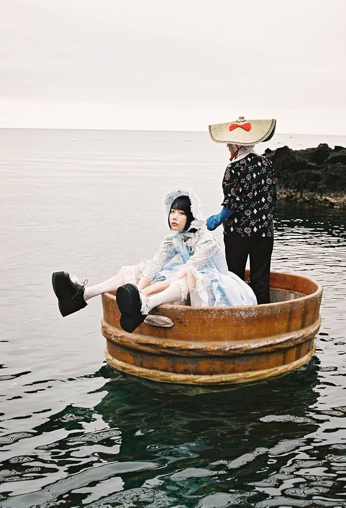 あの写真集 あの在処 : あの: Amazon.sg: Books