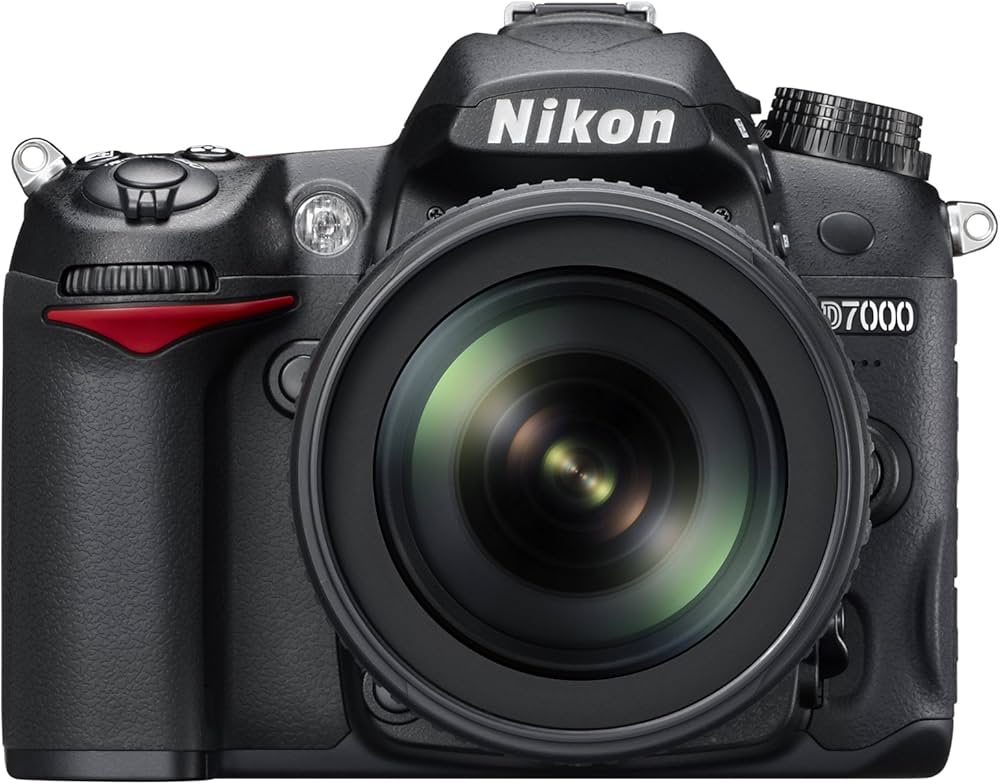 Amazon | Nikon デジタル一眼レフカメラ D7000 18-105VR キット