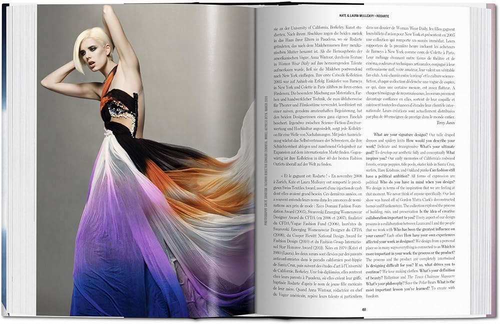 100 Contemporary Fashion Designers (Bibliotheca Universalis