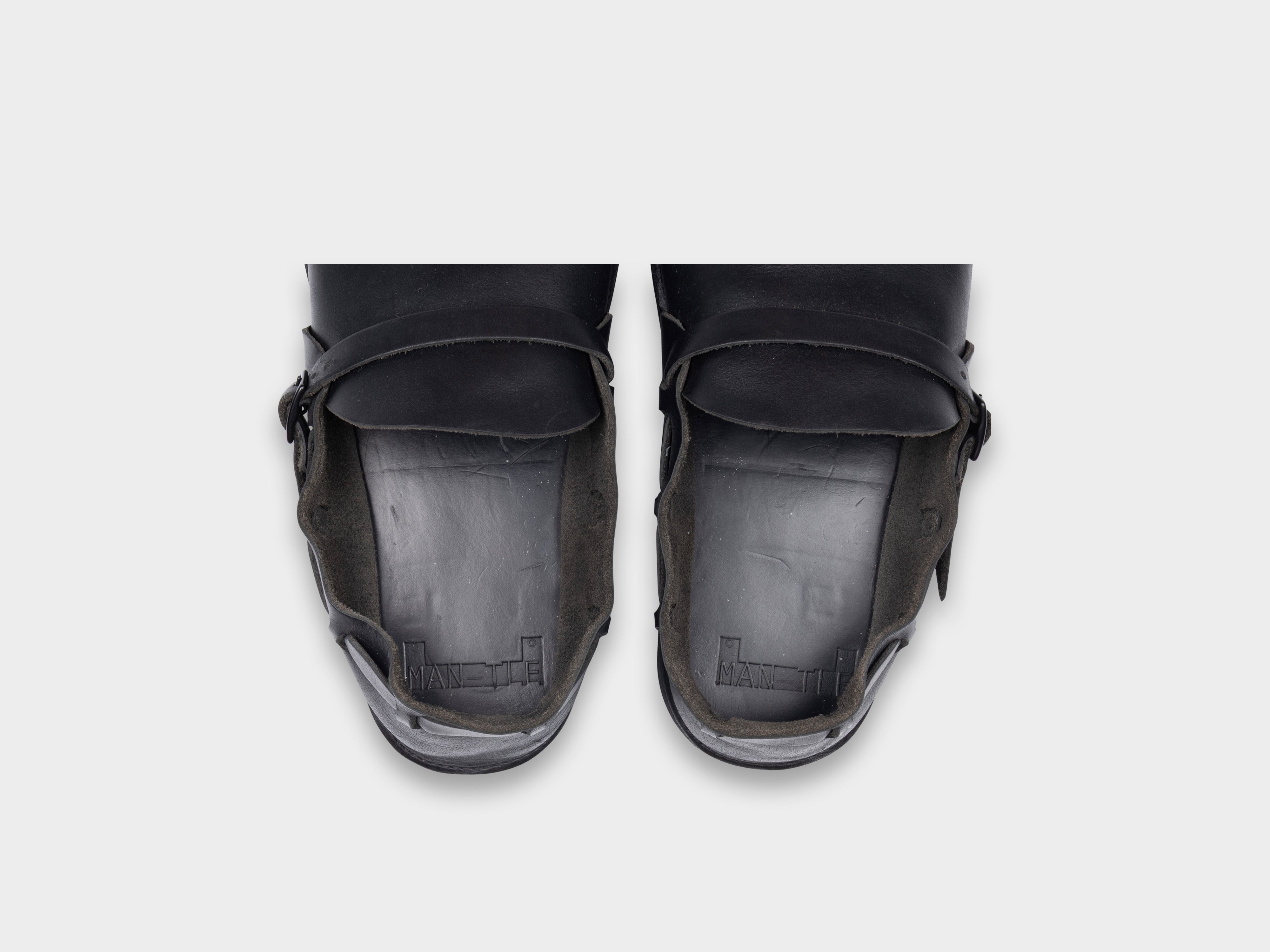 MAN-TLEAURORALOWV1BLACK-4.jpg?