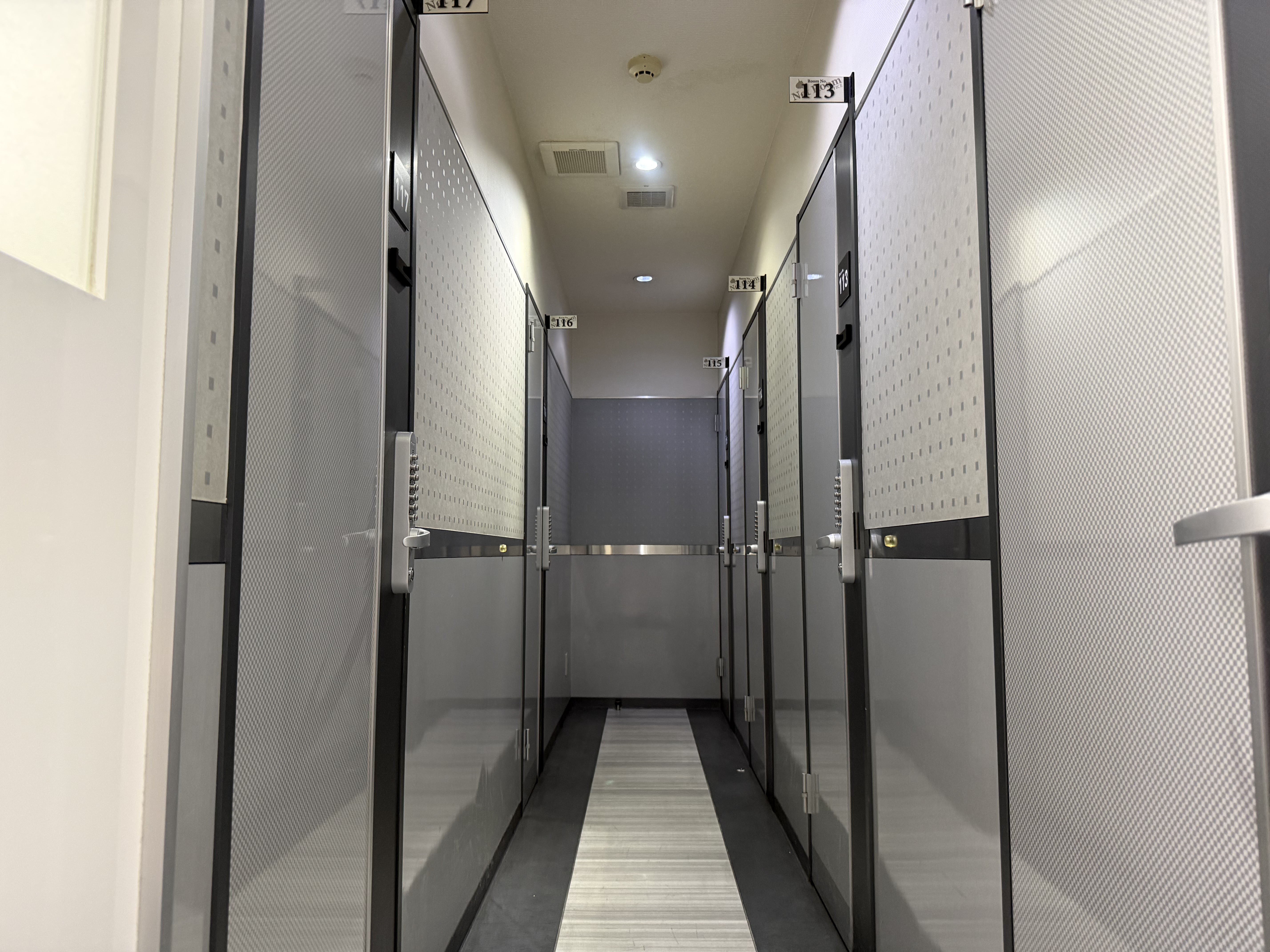 鍵付き完全個室｜ネットルーム原町店｜ネットカフェ|コインランドリー