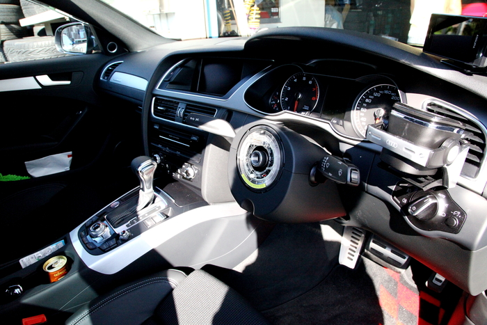 Audi A4/B8.5 S5純正フラットボトムステアリング & HYPER FORGED HF