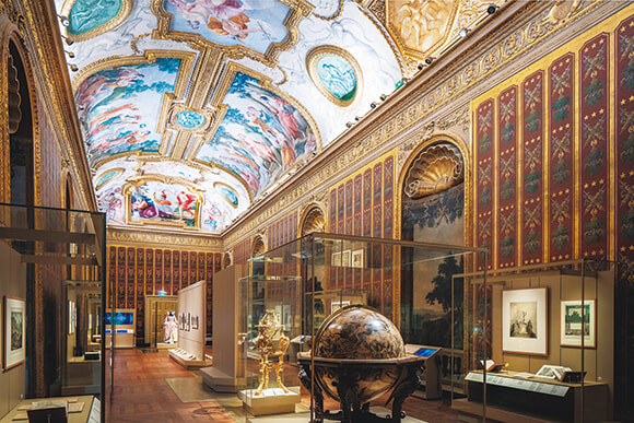 フランスの知性と出会う、美しき図書館。｜Paris｜madameFIGARO.jp