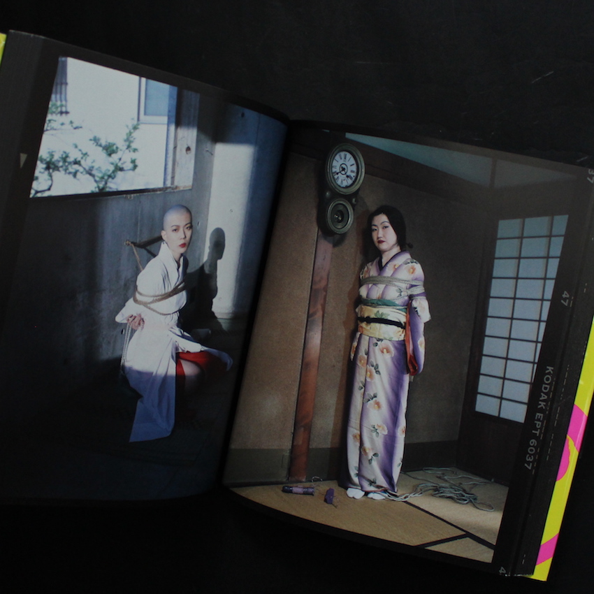 6 × 7 反撃 / Hangeki - 荒木 経惟 / Nobuyoshi Araki