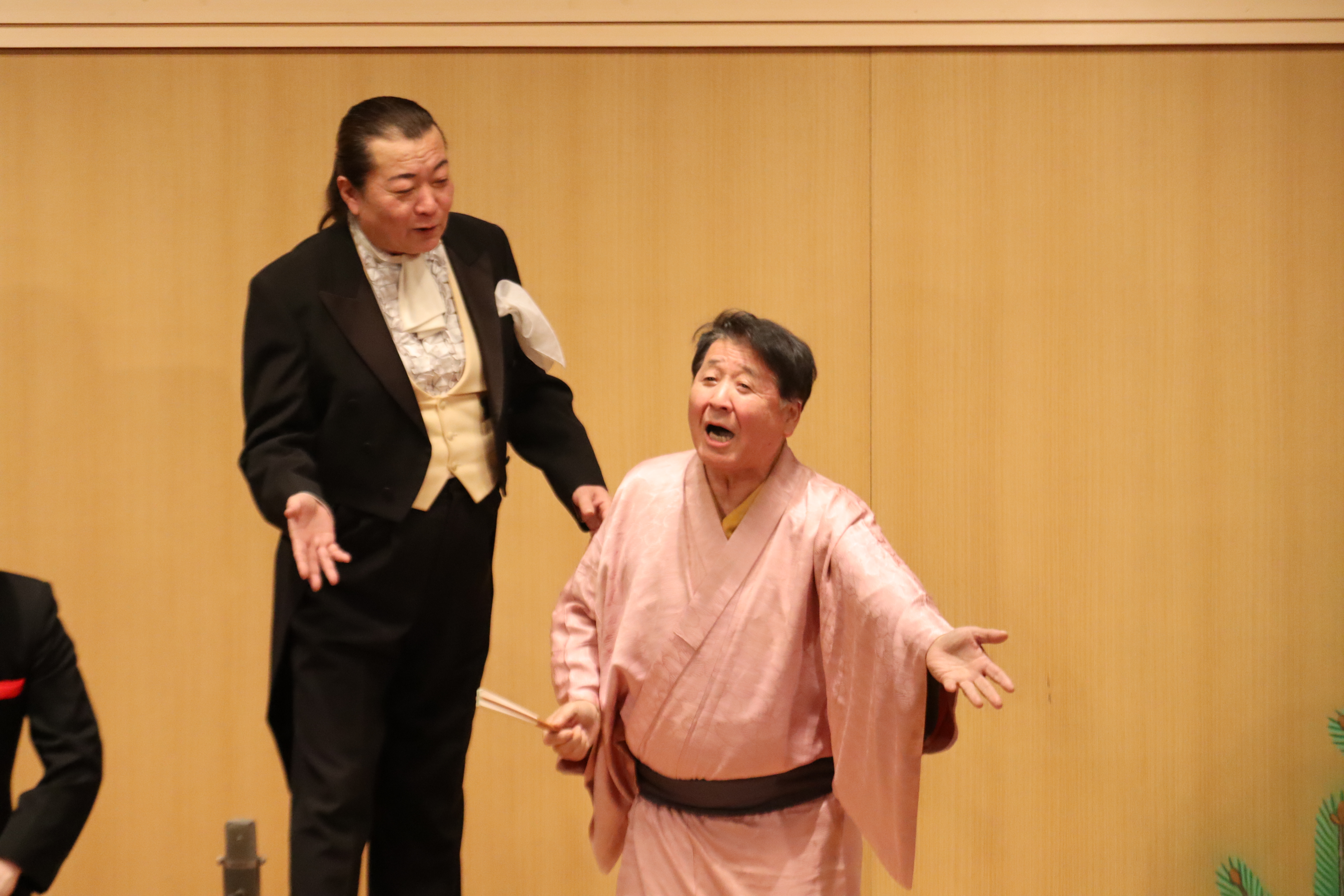 マジックに落語に…芸歴45周年で奇術師・松旭斎小天正が盟友・笑福亭仁