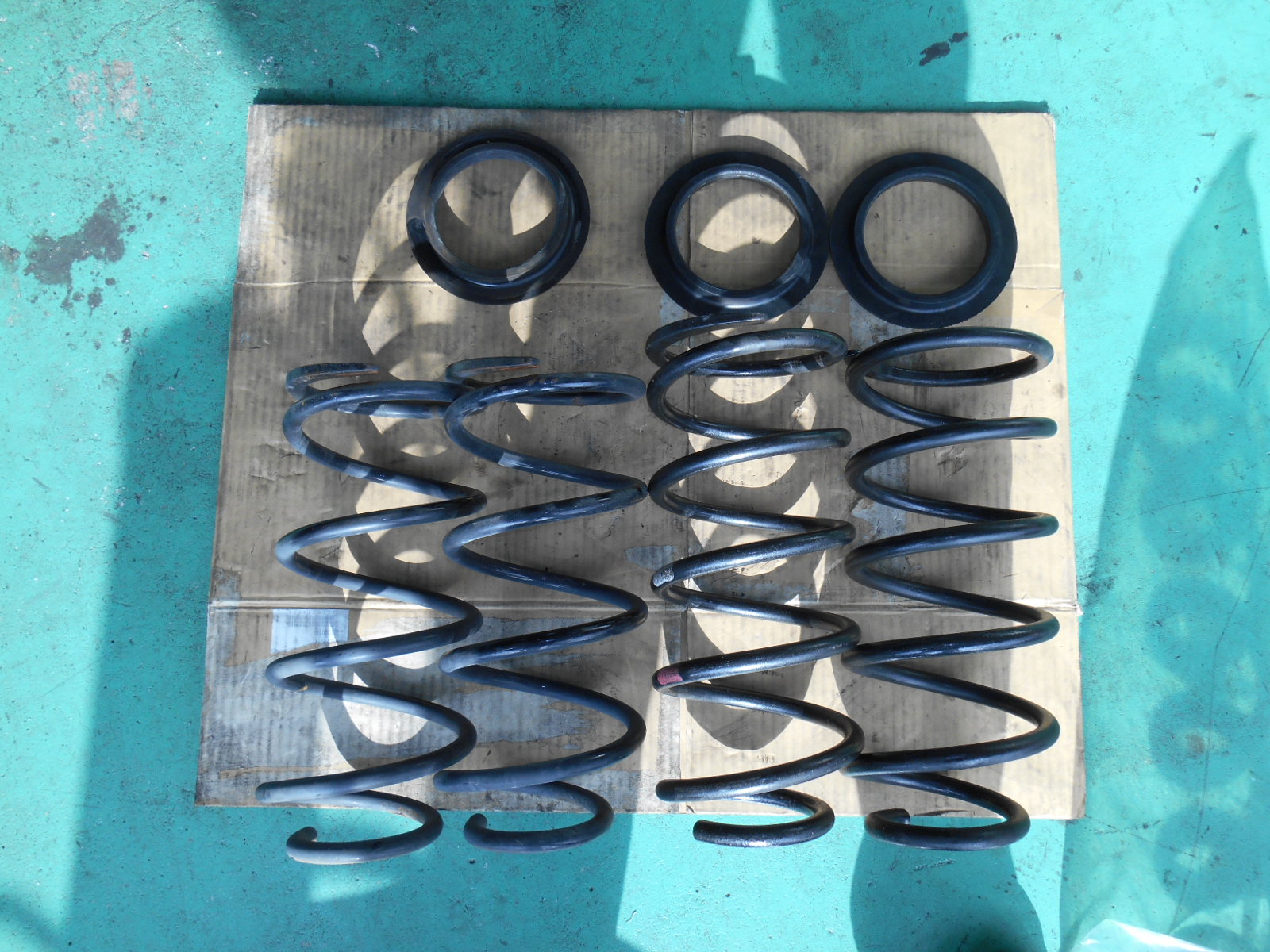 ハイラックスサーフ、スプリング交換。 CK7758 – BOSCH Car Service