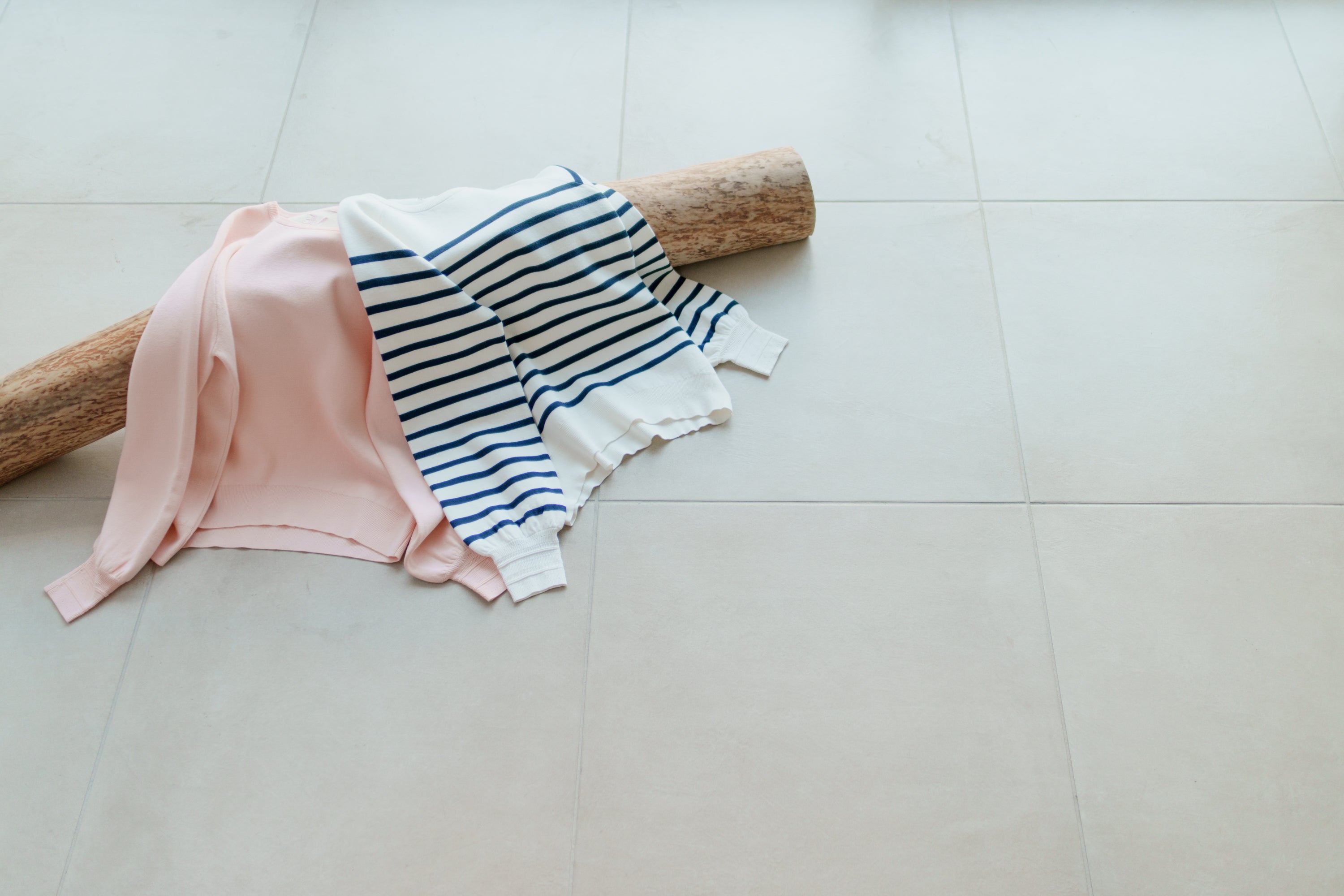 MEエンブロイダリーニットプルオーバー【リサイクルポリエステル