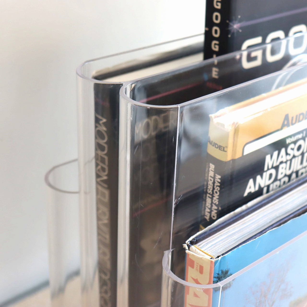 カルテル社製ルーサイトマガジンラック | マガジンラック・ワイヤー