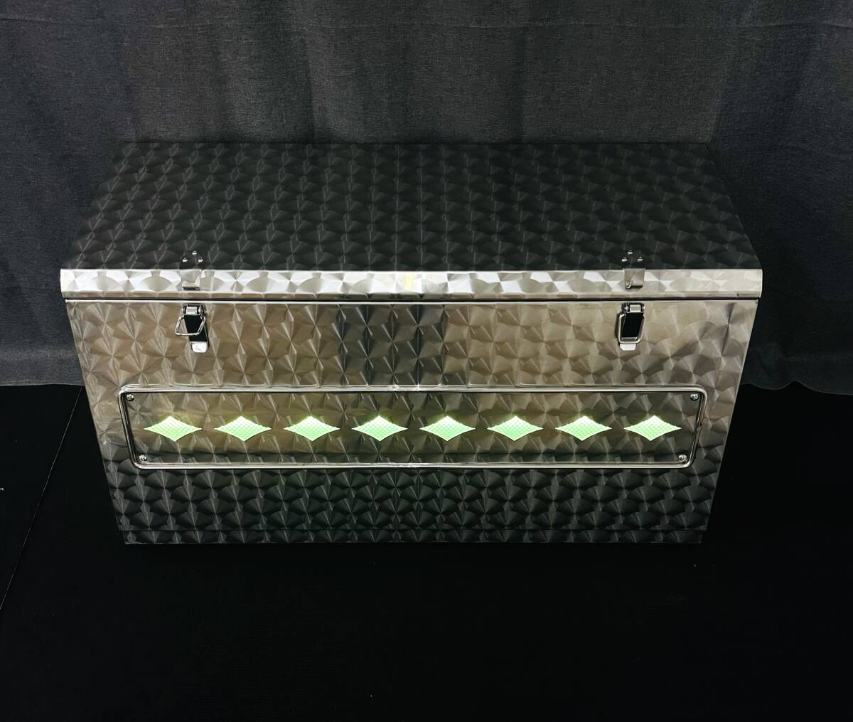 ステンレス製 工具箱 (Bタイプ) 900サイズ 鱗柄 菱アンドン LEDライト