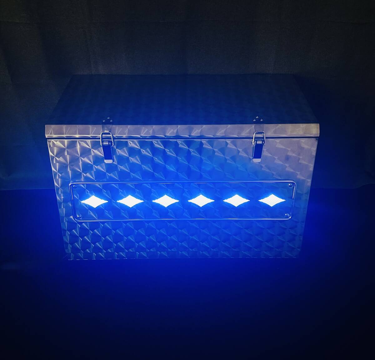 ステンレス製 工具箱 (Bタイプ) 750サイズ 鱗柄 菱アンドン LEDライト