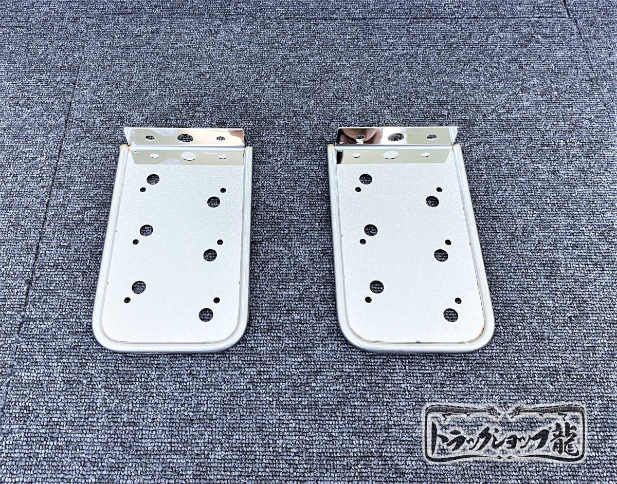 鏡面ステンレス 角マーカー 取付ステー 3連タイプ 2枚セット L型 φ8mm
