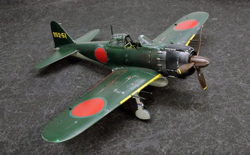 1/32 三菱 零式艦上戦闘機 52型 丙 第252航空隊 完成品｜艦船模型の