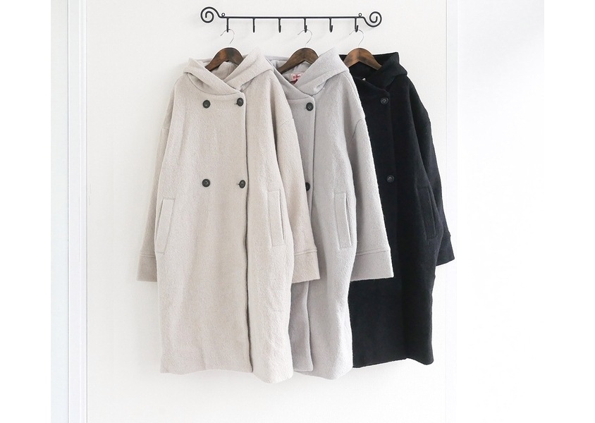 mao made(マオメイド)＊圧縮ウールダブルボタンロング丈フーディコート